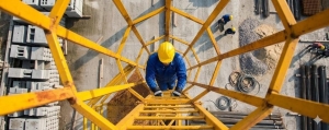 Modernización En Seguridad Industrial: El Fin De Las Jaulas Protectoras En Escaleras Fijas